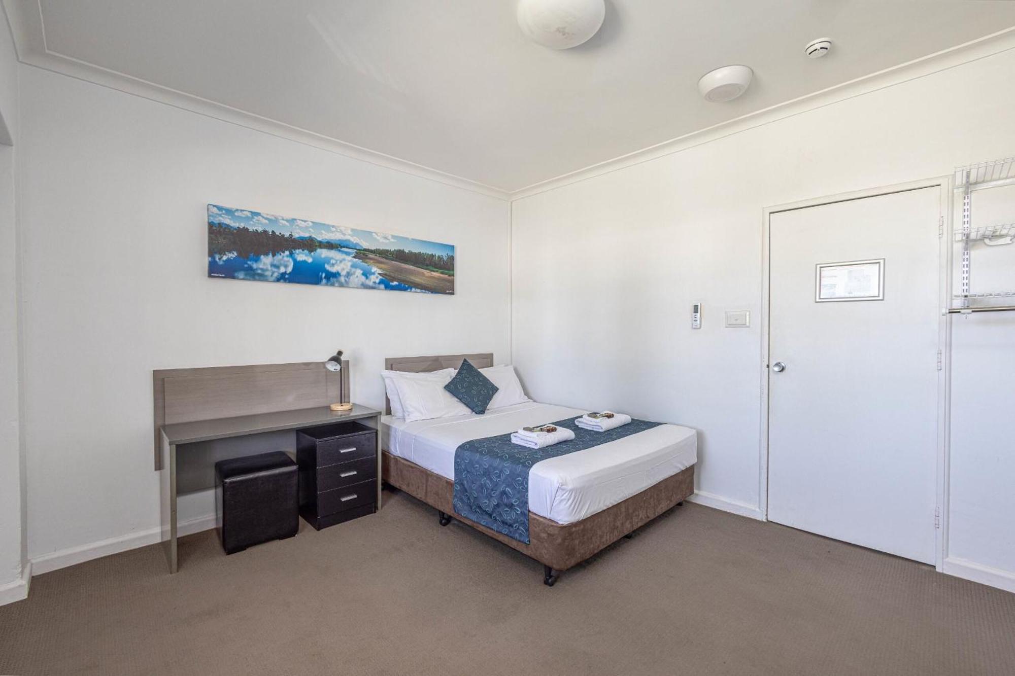 Lees Motel Ingham Extérieur photo