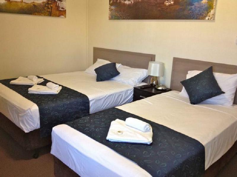 Lees Motel Ingham Extérieur photo