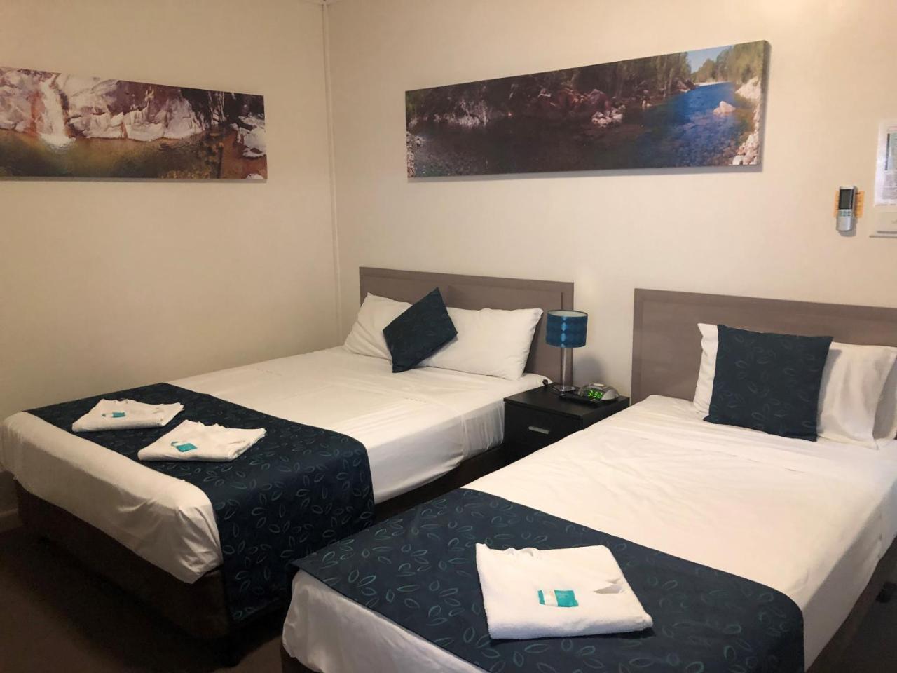 Lees Motel Ingham Extérieur photo